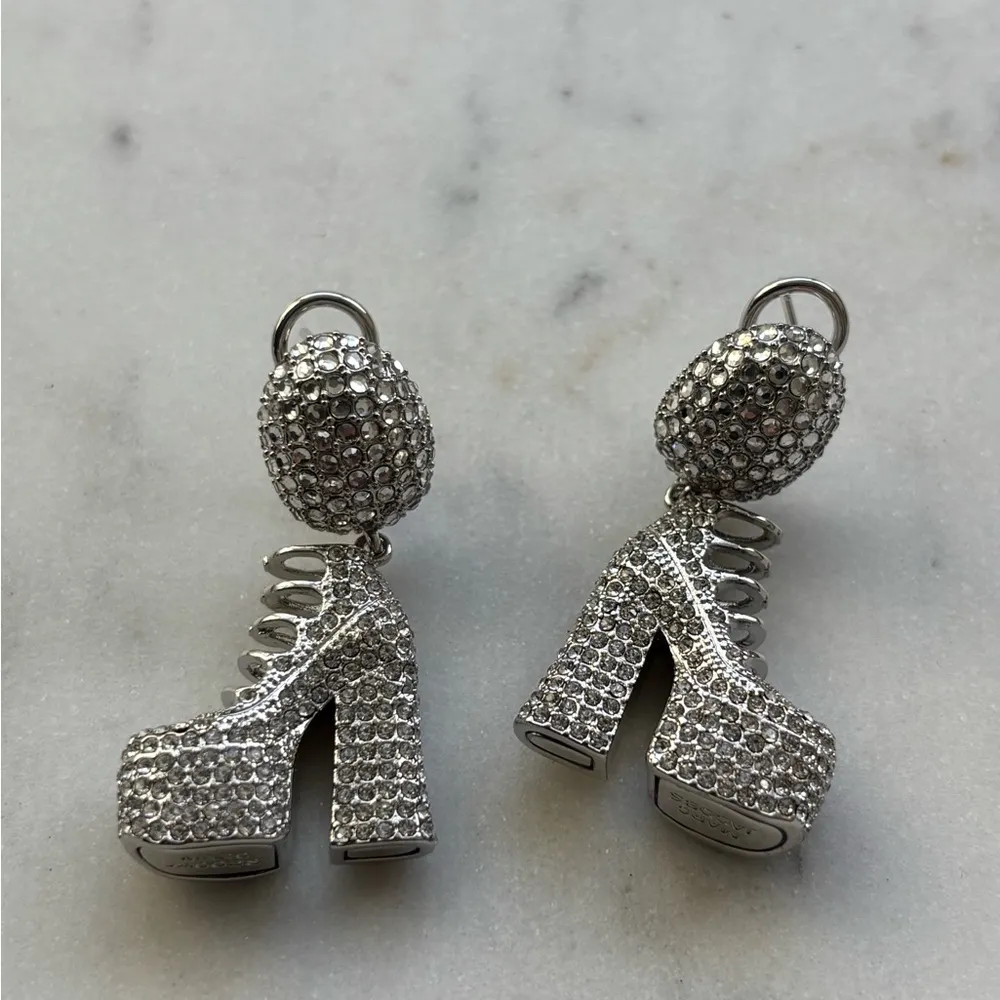 NWOT Marc Jacob’s Elegant Silver Shoe Earrings - Image 8