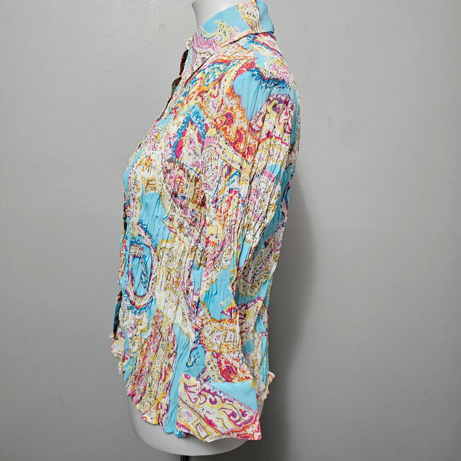 Essentials by Milano Blue Paisley Print Crinkle Button Up Shirt Size M Artisan Size M - Image 3