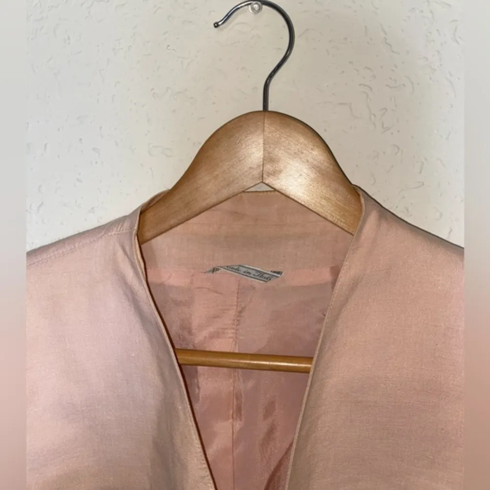 Rare Vintage Gianni Versace‎ 100% Silk Made In Italy Pink Blazer ( 8 ) - Image 4