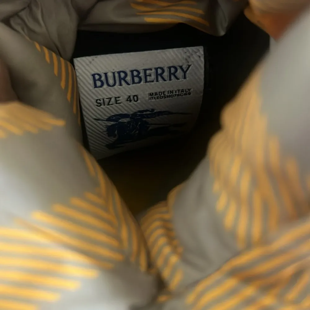 Burberry Check Pillow Padded Snow Boots, Size 40 NEW in Box $1,050 +DustBag - Image 10