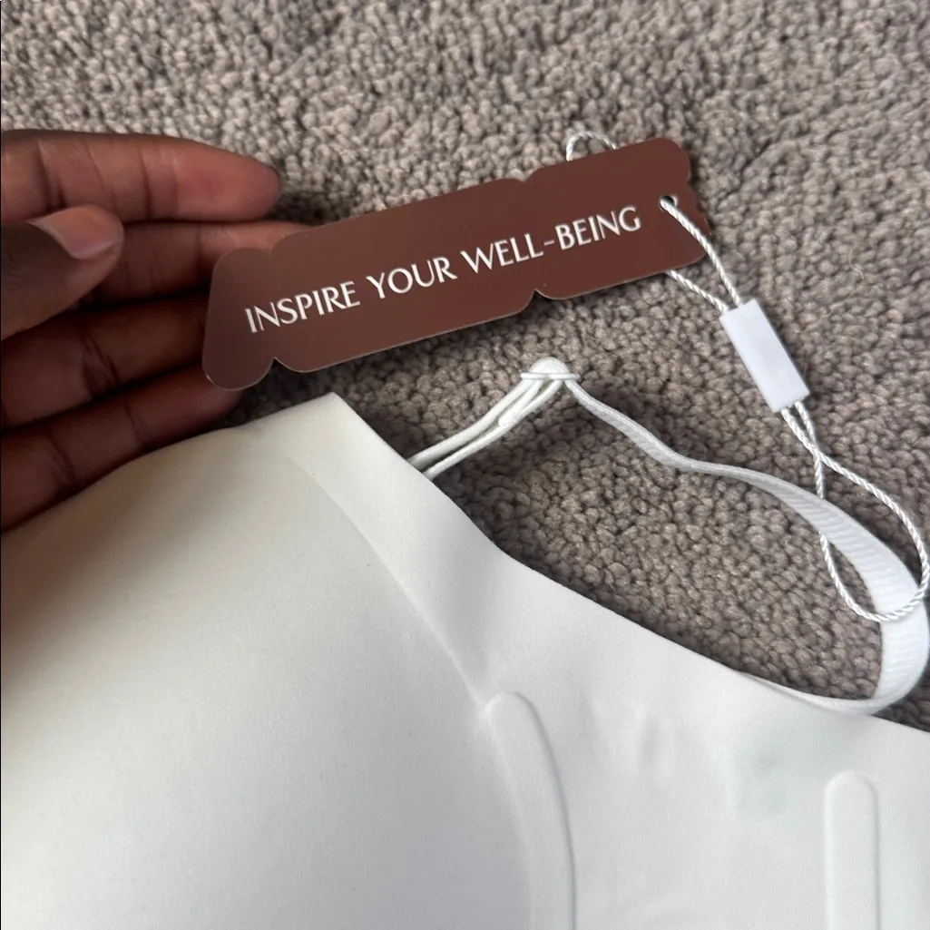 VertVie Wireless White Bra SIZE 3XL - Image 3