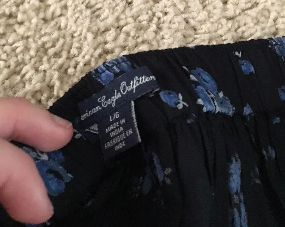 Navy/light blue floral print mini skirt never worn - Image 3