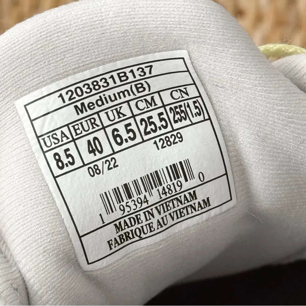 Brooks Levitate 6 White Oyster Yellow Road-Running Sneakers Women’s Size 8.5 - Image 7