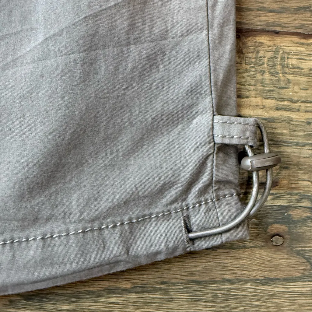 JCPenney Women's Light Gray Cargo Pants Size XL - Image 5