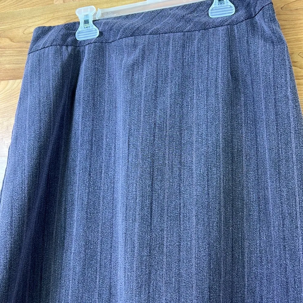 Norton McNaughton Stretch Size 10 Striped Plumish/Grayish Color Skirt - Image 3