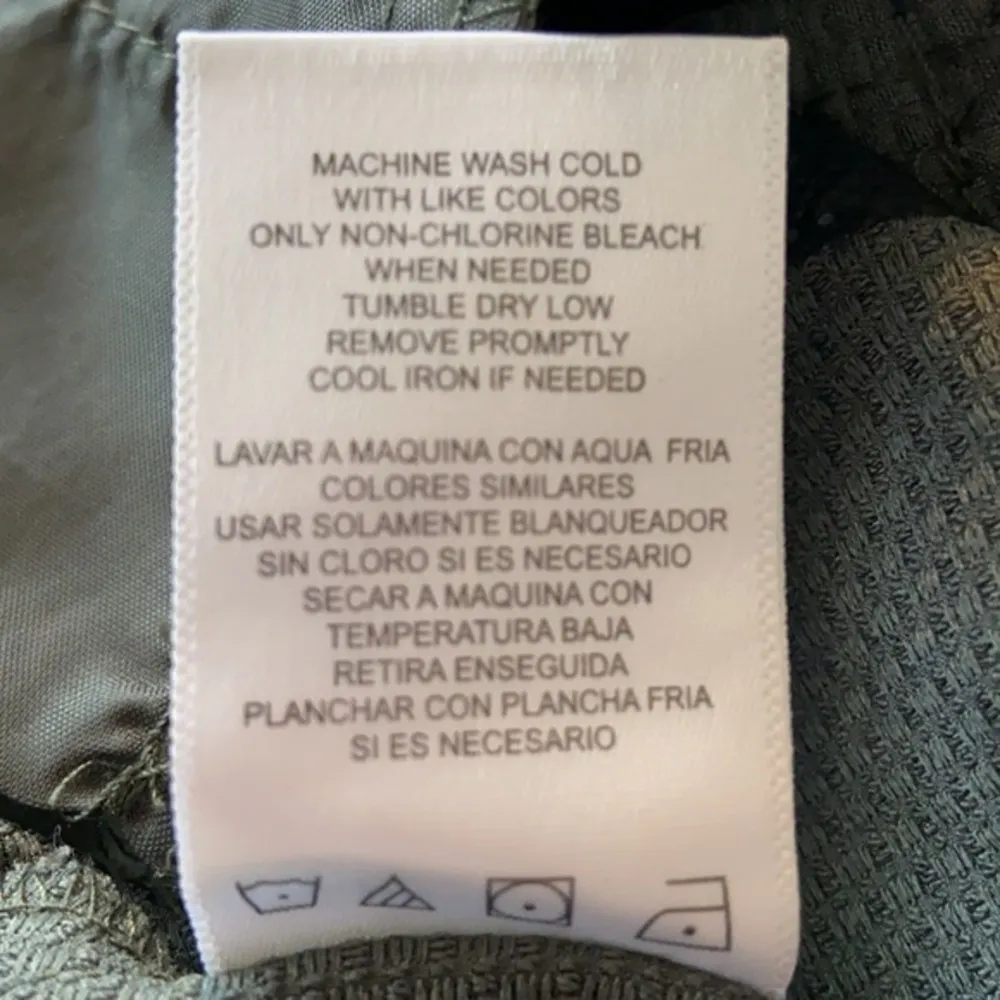 XOXO Women’s Forest Green Flat Front Cuffed Shorts Size 5 NWT - Image 3