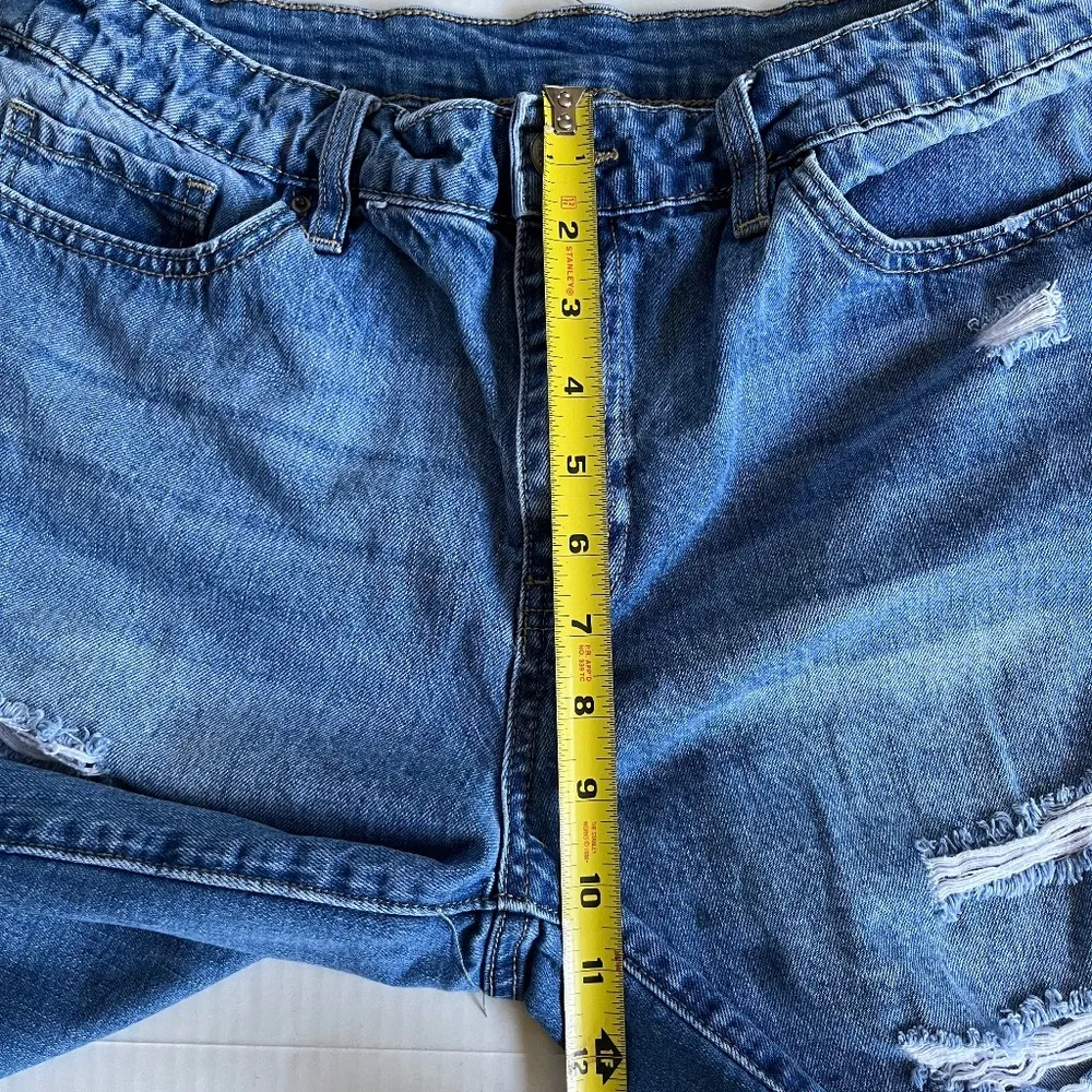 YMI Sz 15/32 High‎ Rise Dark Denim Stretch Distressed Shorts Dream Fit Pockets - Image 8