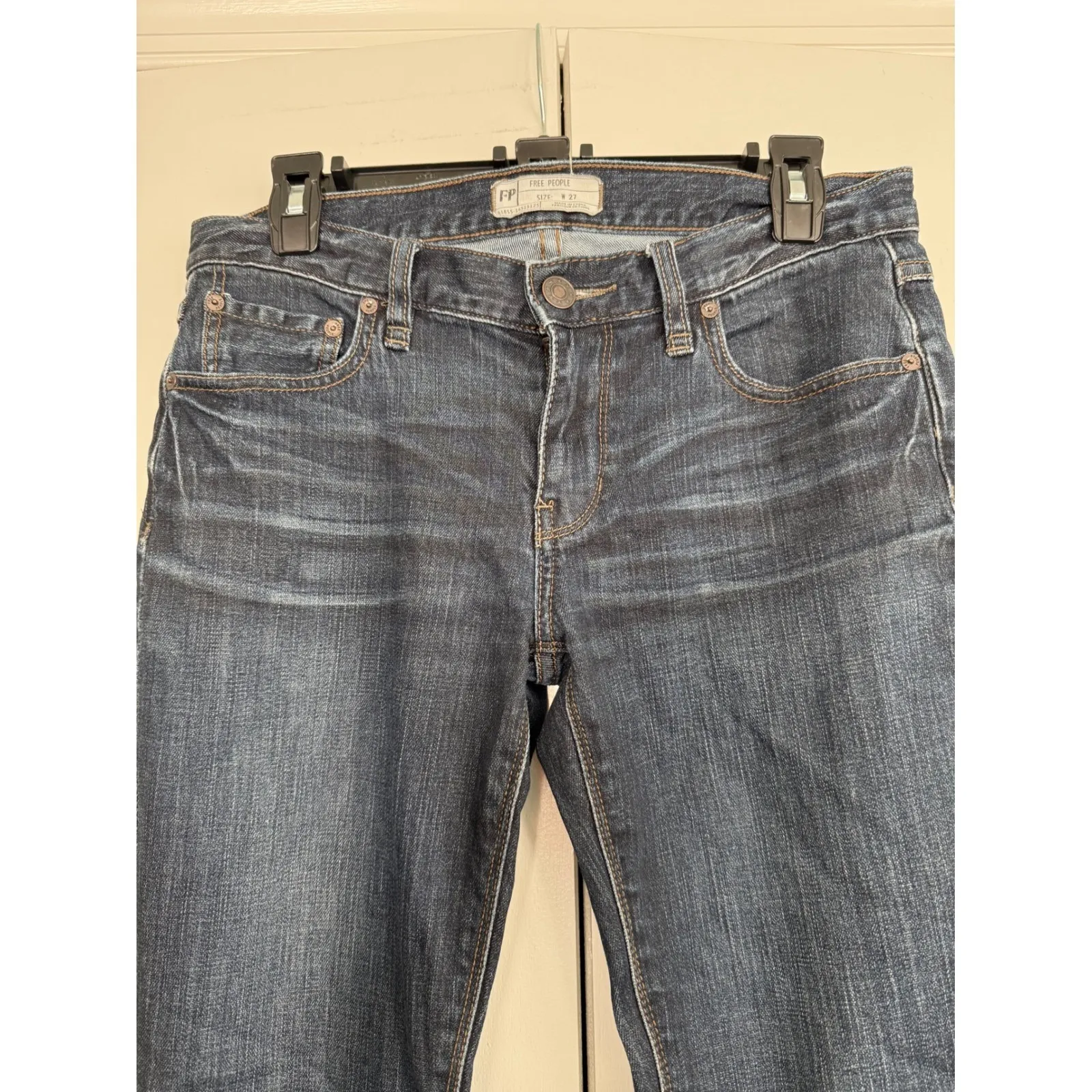 Free People High Rise Skinny Jeans Dark Wash Women's Size‎ 27 - Image 2