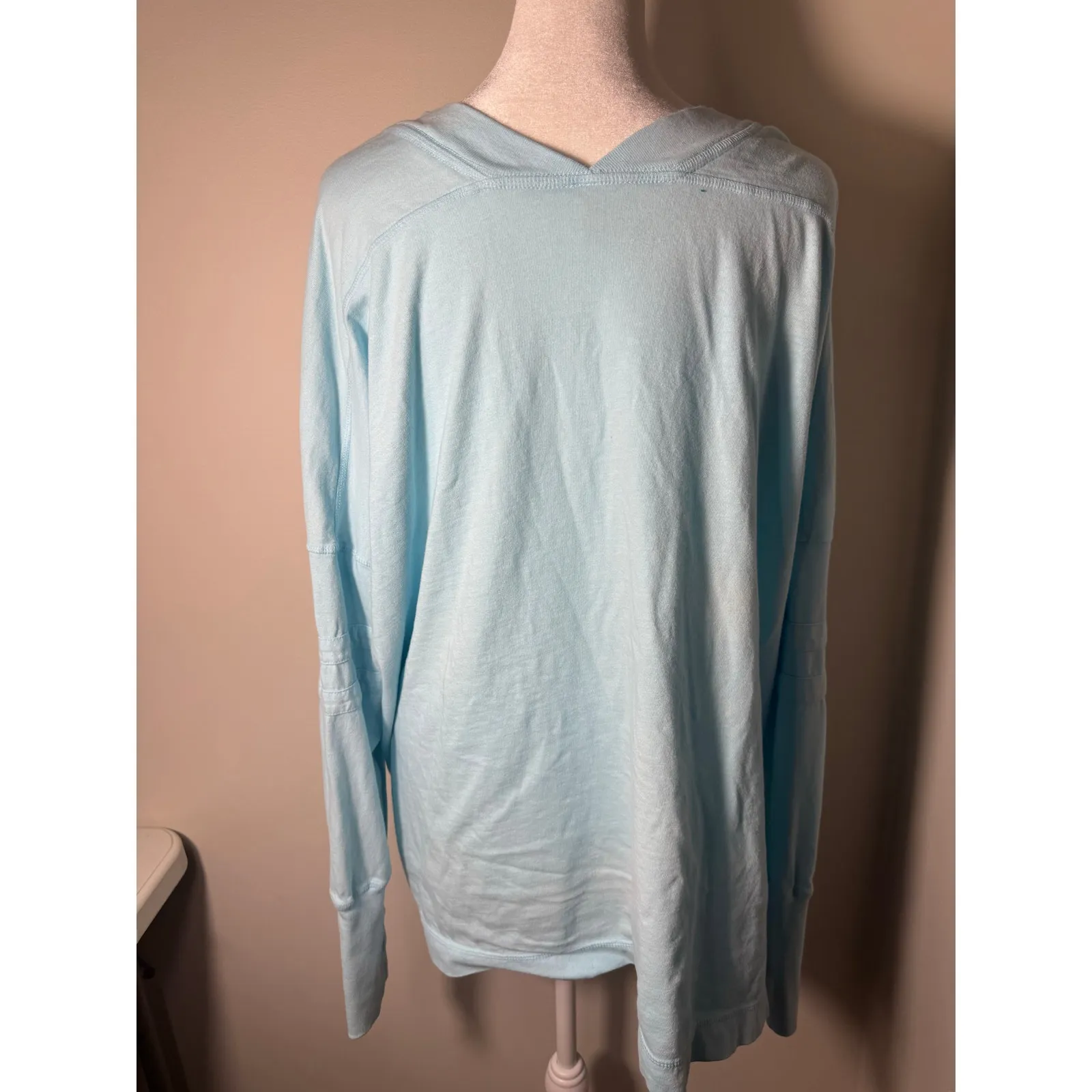 Free People Movement Long‎ Sleeve V Neck Sweatshirt Size M - Image 4