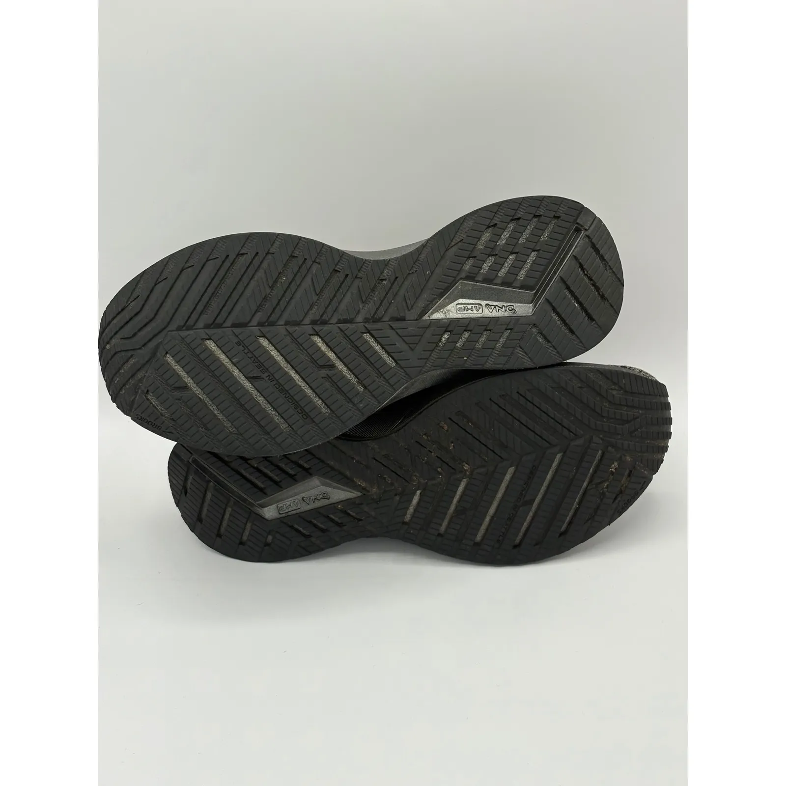 Brooks Levitate 4.0 Womens Running Shoes Black Peach Athletic Sneakers Size 8 - Image 7