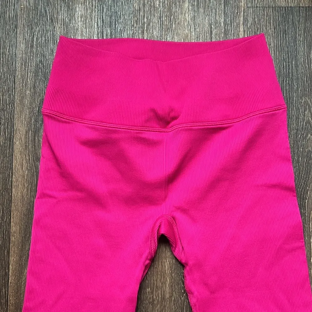 Alo Ribbed Leggings - Image 2