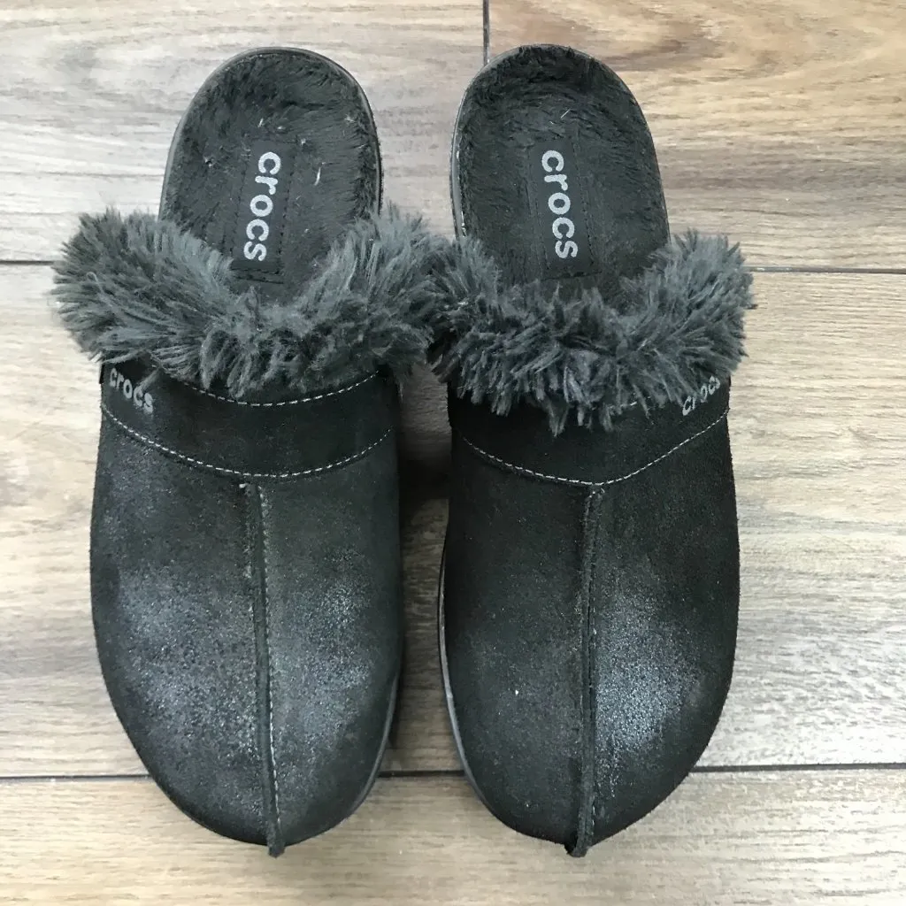 Crocs‎ Women's Cobbler Black Shimmer Suede Clogs Slip On Shoes Size 7 Faux Fur - Image 2