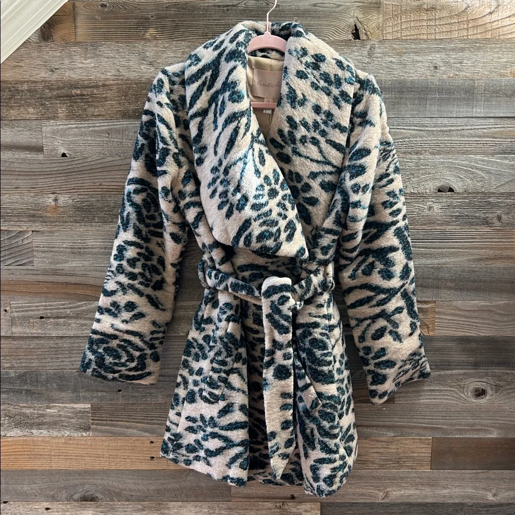 Hutch Dutton Wool Blend Coat in Cream Black Rose NWT Size Small - Image 2