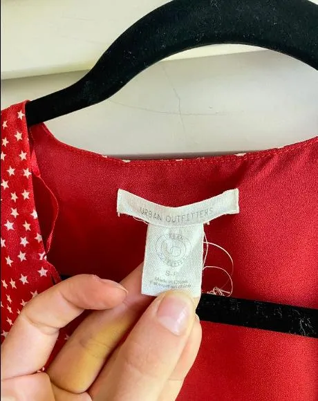 Red star top  - Image 2