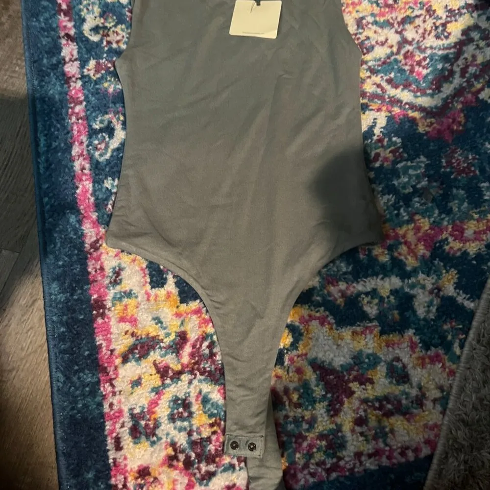 NWT Dress Forum Mock Neck Bodysuit Small - Image 4