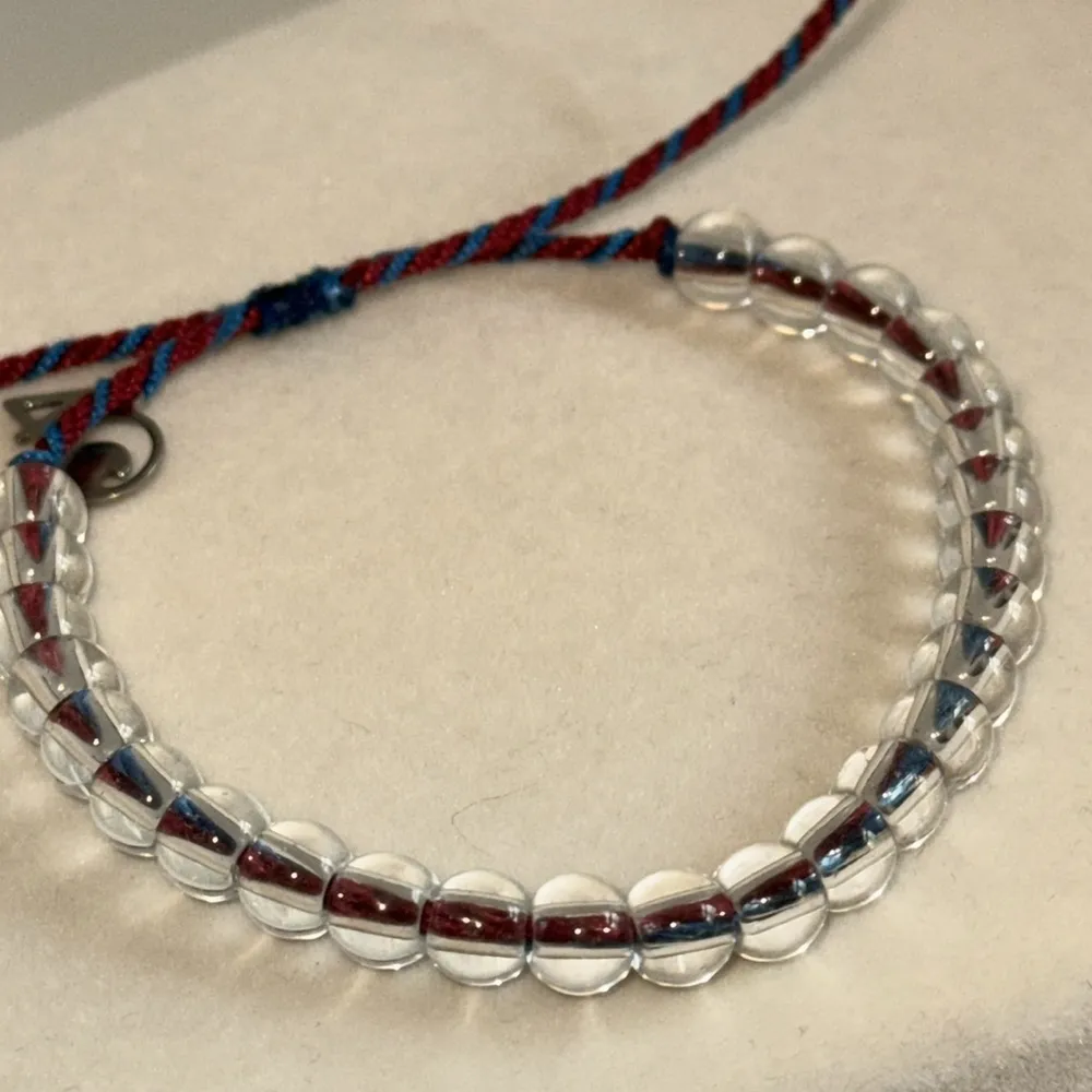 4 Oceans Brand “Seahorse” Glass Beaded Adjustable Bracelet Red / Blue - Image 6