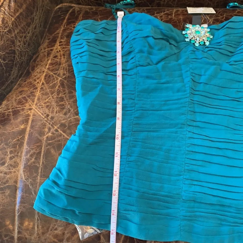 Bebe silk teal dressy top with jeweled broach - Image 7