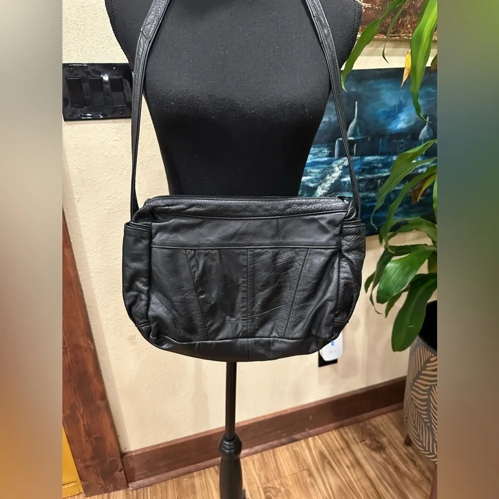 Vintage Black Real Leather Strap Shoulder Bag Purse - Image 3