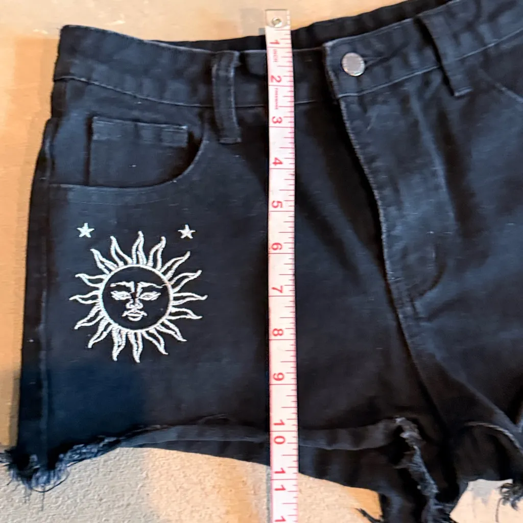 SheIn  Black Jean Shorts with Celestial Embroidery - Image 4
