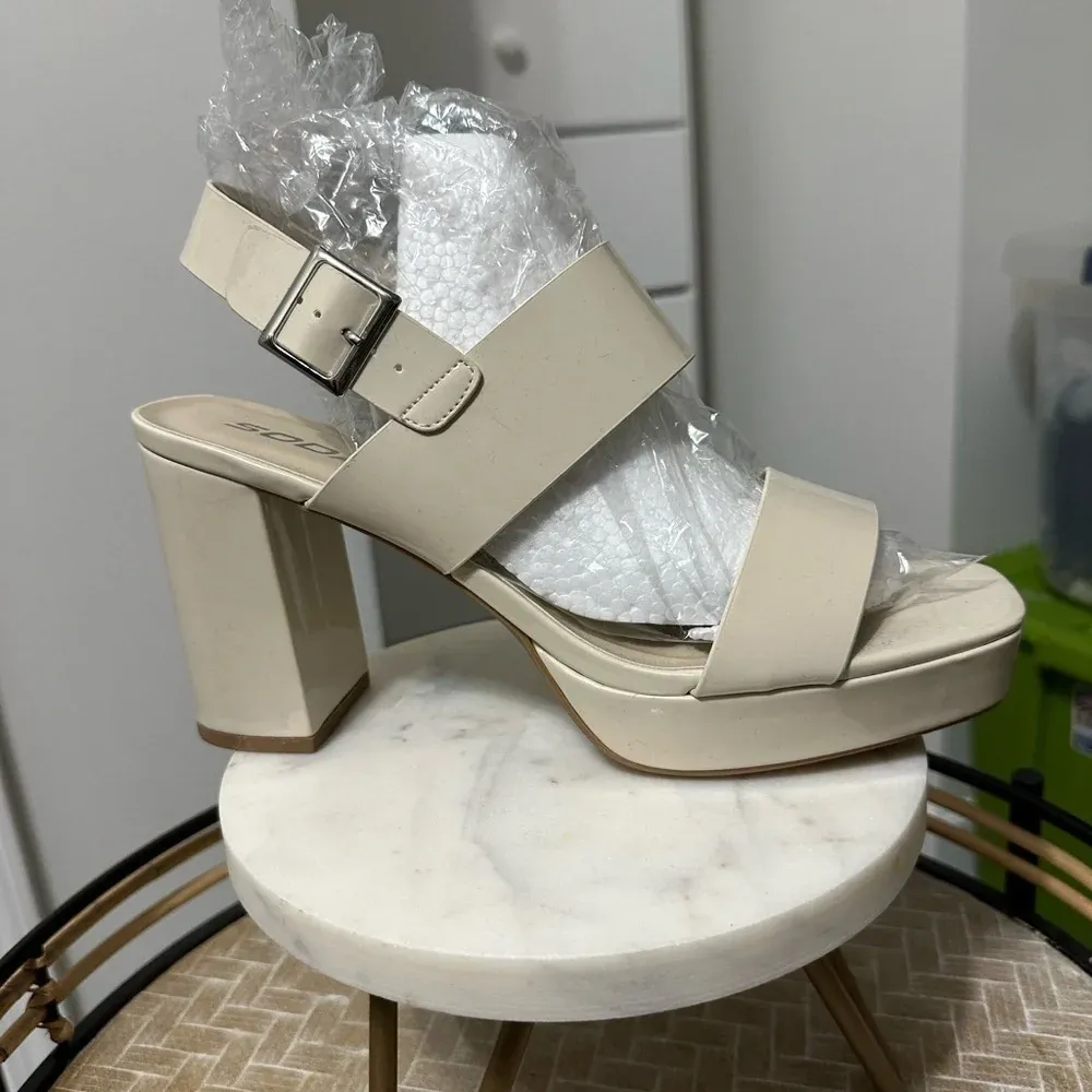 Soda‎ Beige Platform Heels - Image 5