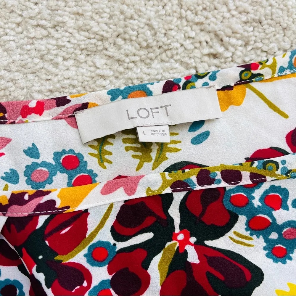 NWOT LOFT Floral Long Sleeve shirt size L - Image 5