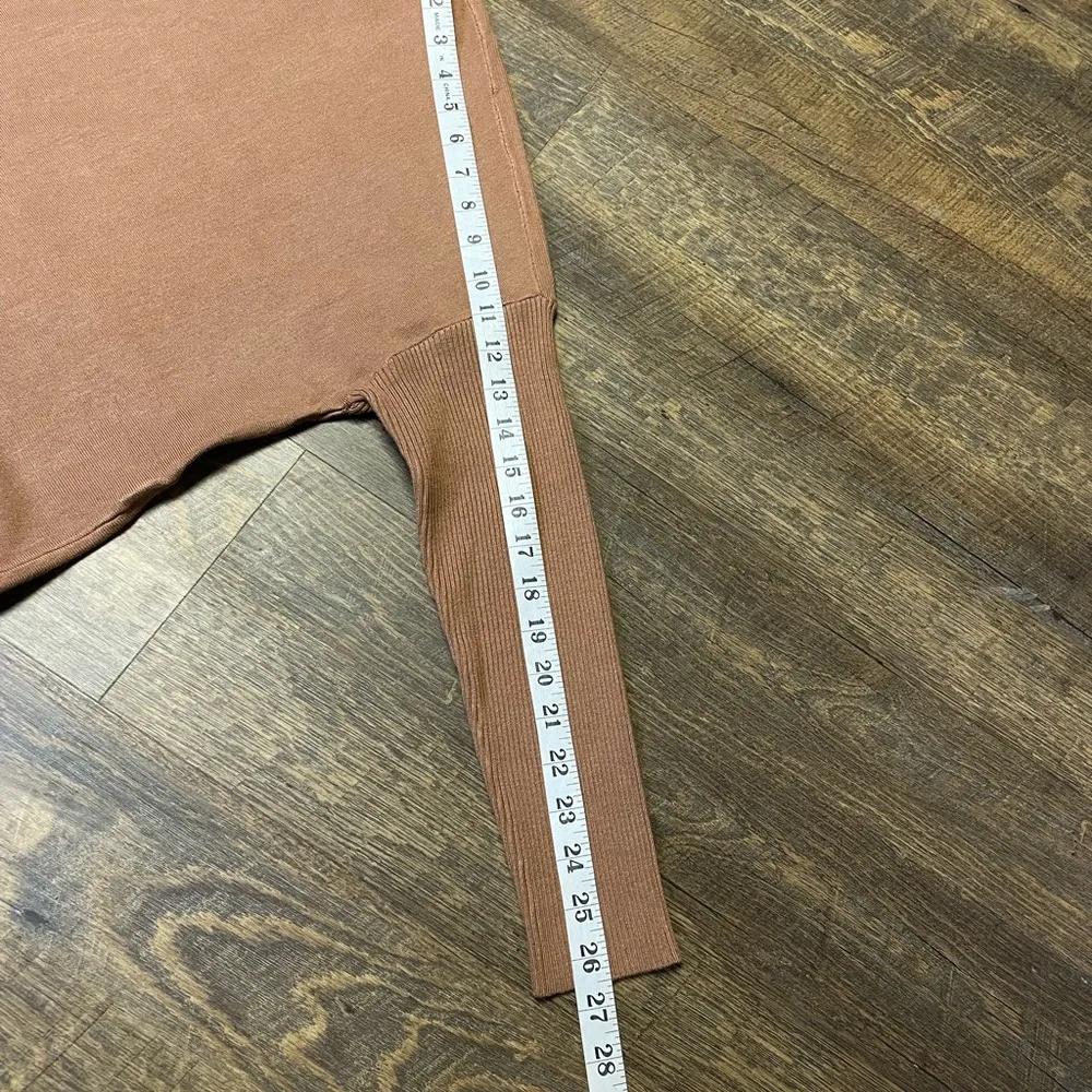 Turtleneck Tunic Sweater Lightweight Women’s Medium Tan Camel - Image 9