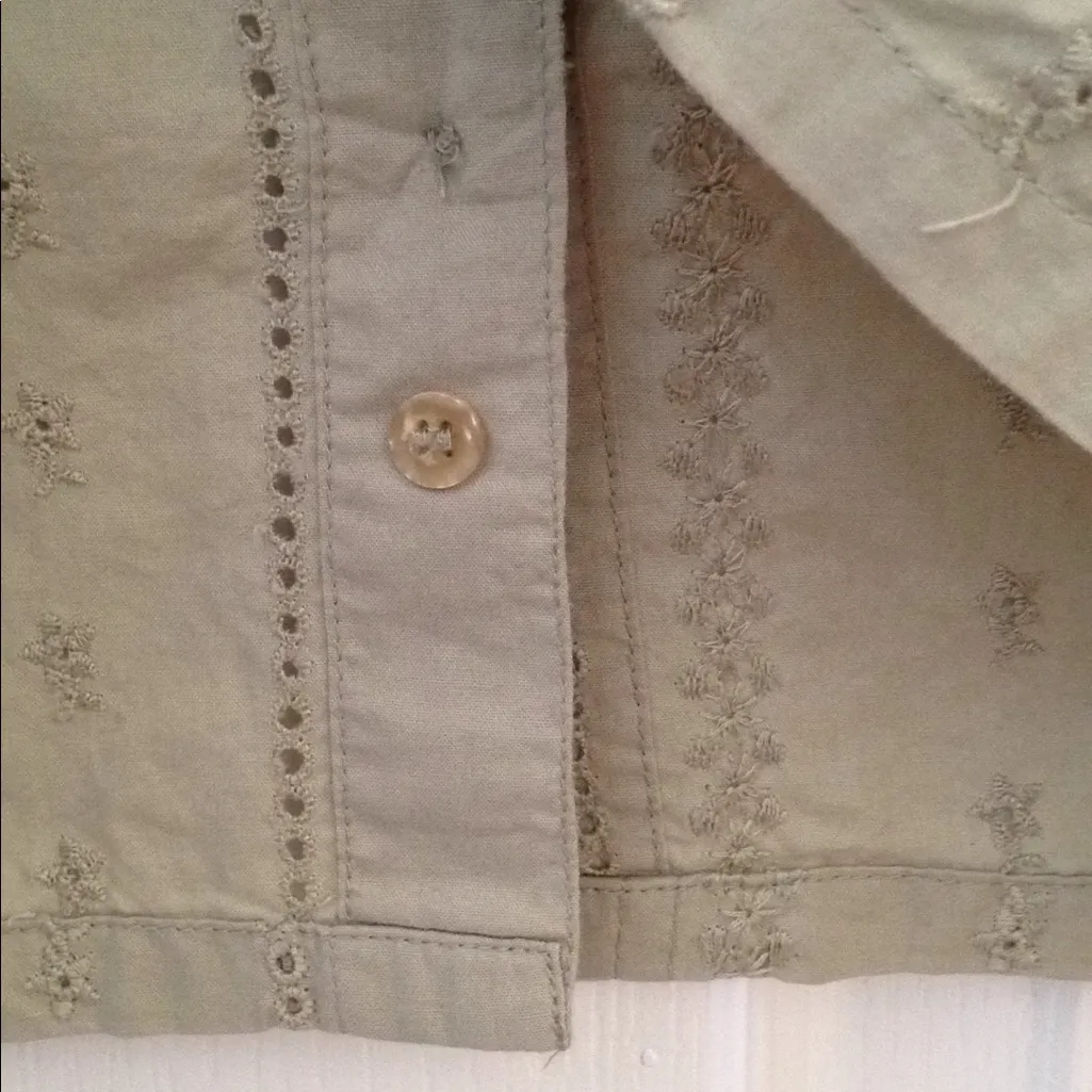 FINAL MARKDOWN Ladies White Stag LS Embroidered Blouse small - Image 5