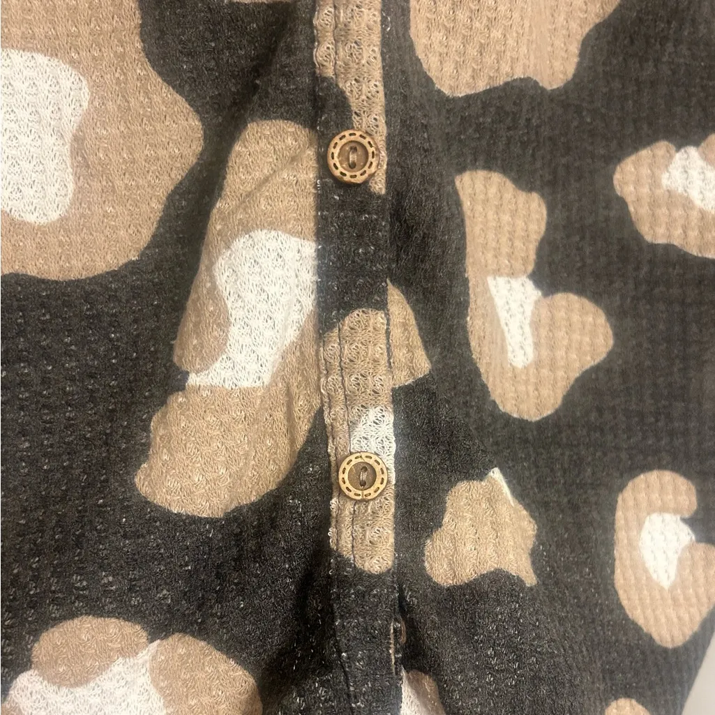 Bombom boutique Black and Tan Button-Down Shirt - Image 4