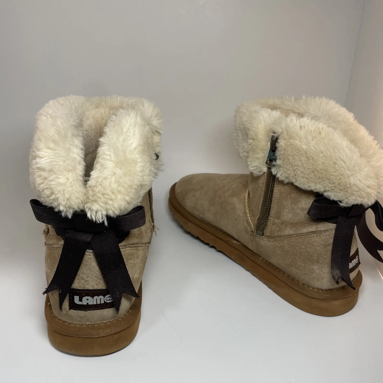 LAMO Womens brown 🤎 Suede Short Boots Size 7 - Image 2