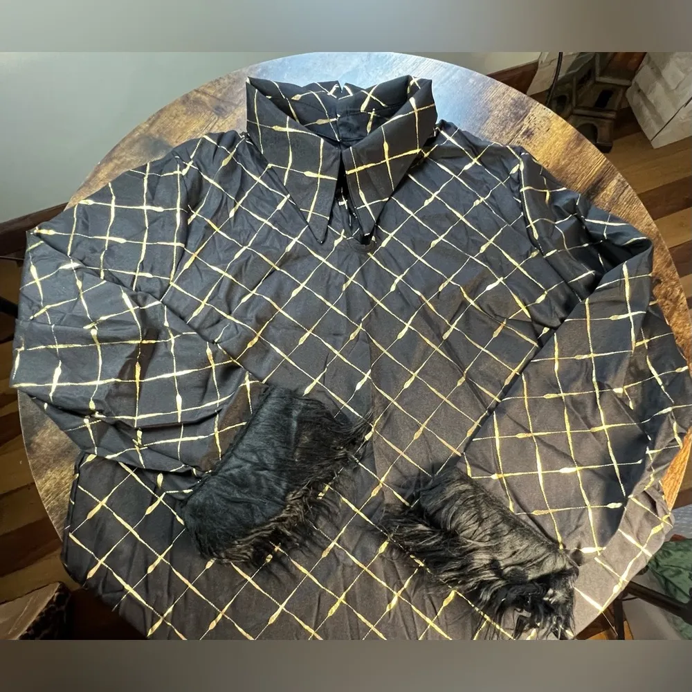 SheIn  Curve | ladies plus size faux fur dress. Size: 4XL - Image 4