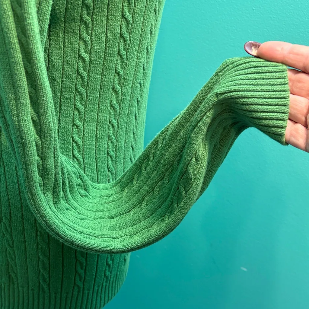 Izod Classic Green Cable Knit Sweater - Image 6
