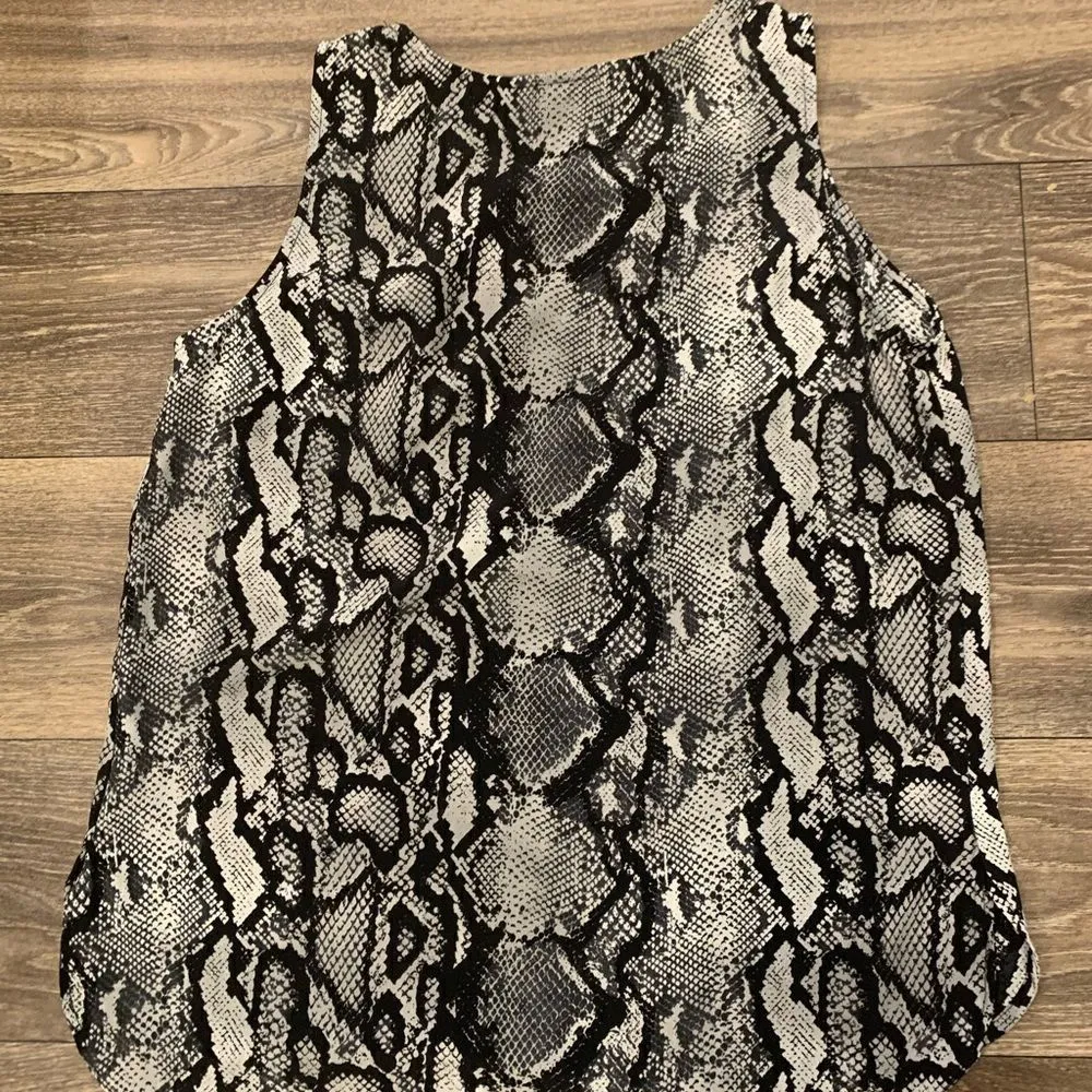 Loveappealla ladies tank top. Size: M.  Snake print. - Image 4