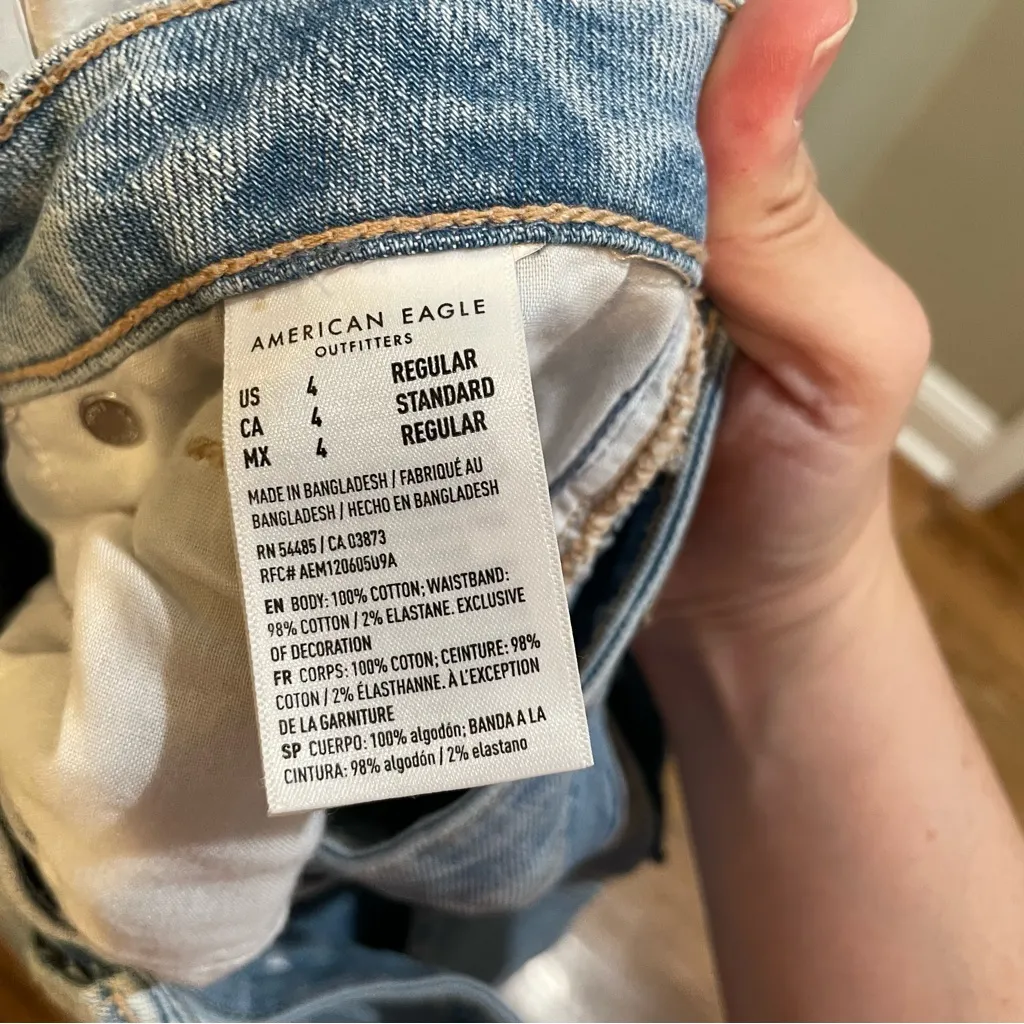 American Eagle Mom Jeans Distressed Light Wash Women’s Size 4 - Image 8
