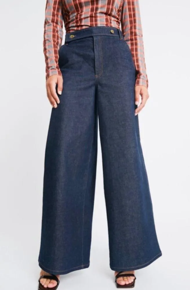 Tanya Taylor exaggerated flare denim jean in dark blue - Image 4