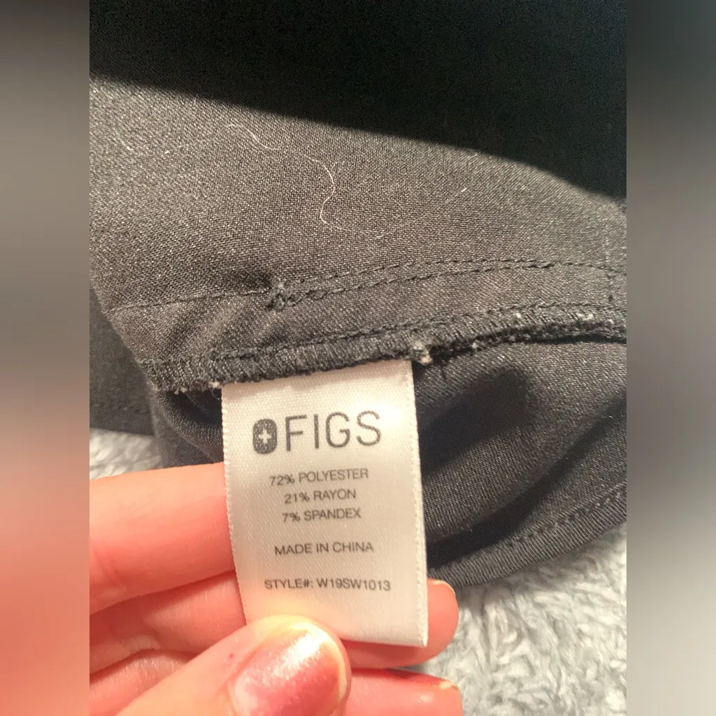 Figs black scrub top small - Image 7