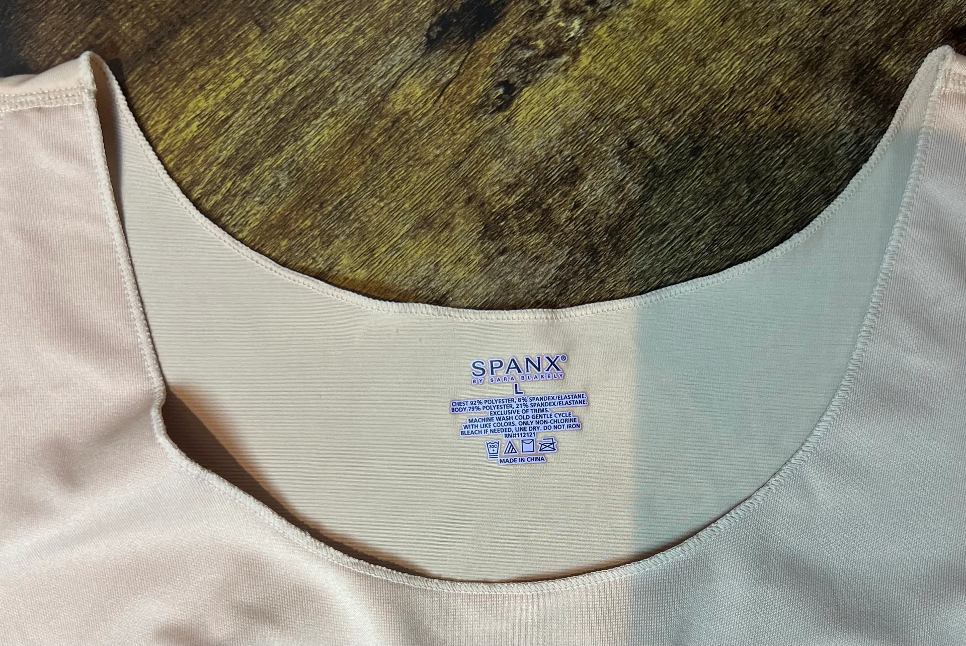 Spanx by Sara Blakey | Hide & Sleek Camisole Shapewear Tank Top. Size: L - Image 2