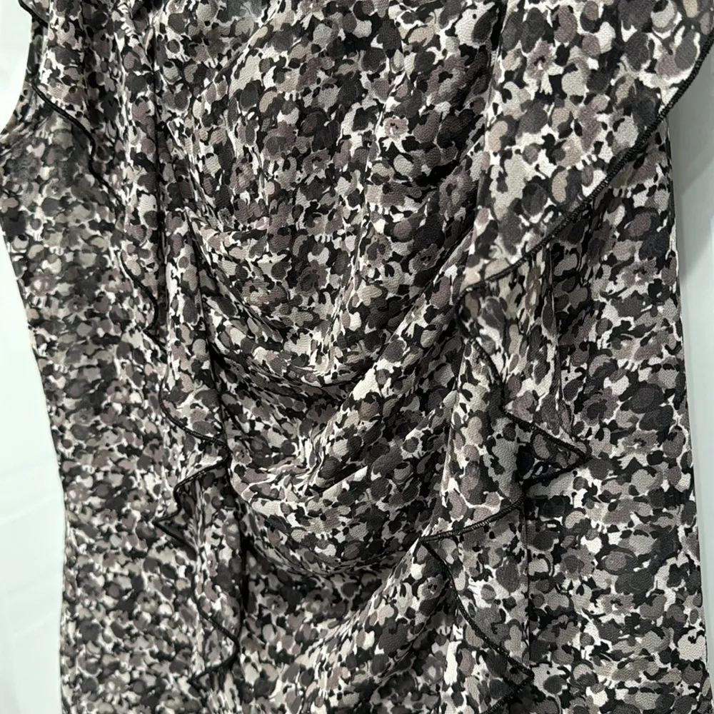 Express Women’s Multiprint Short Sleeve Sheer Ruffle Blouse Top Sz Small - Image 3