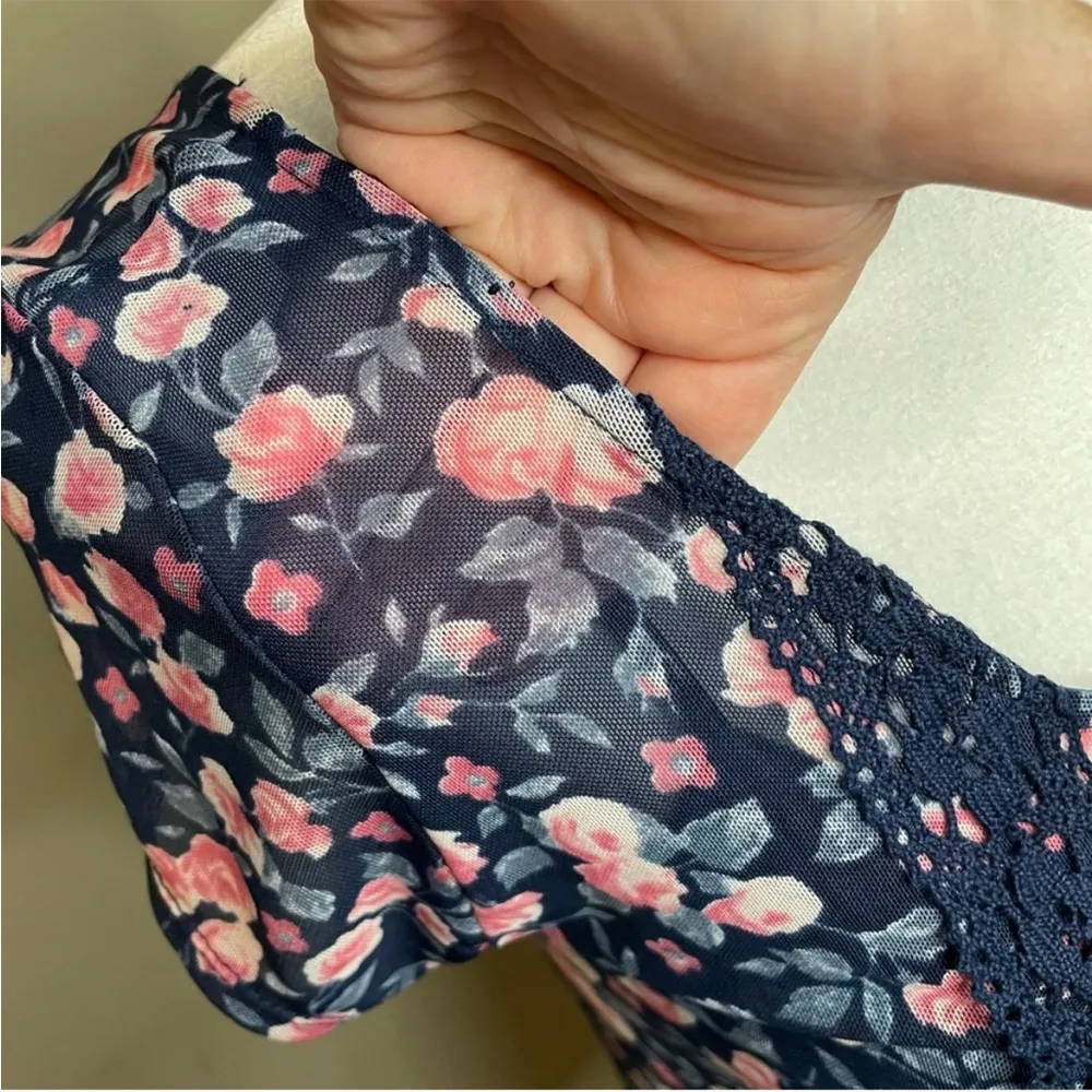 Abercrombie & Fitch Floral Lace Crochet Pleated Short Sleeve Mini Dress Small - Image 7