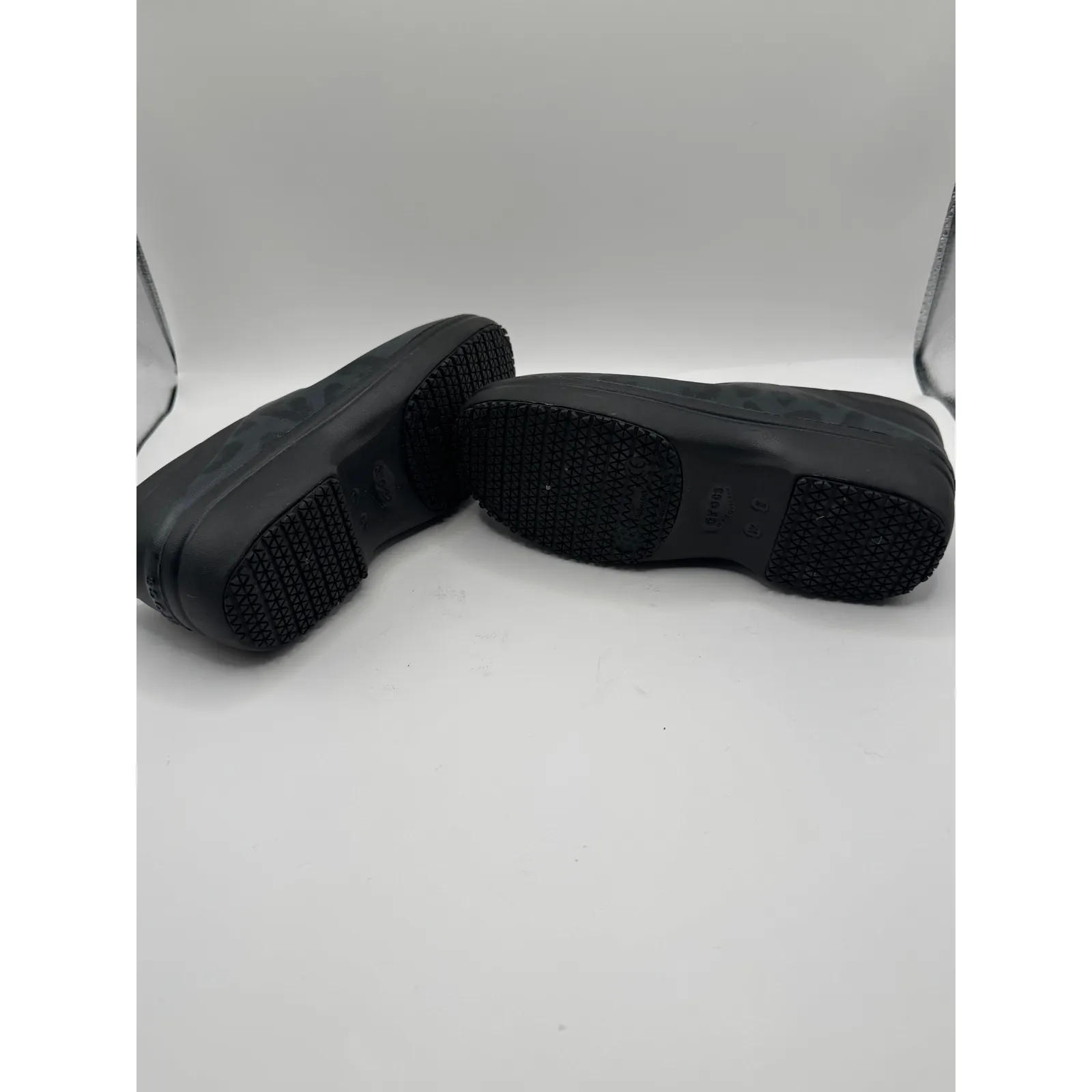 Crocs Shoes Women 5 Black Gray Leopard Neria Pro II LiteRide Work Clogs Non Slip - Image 9