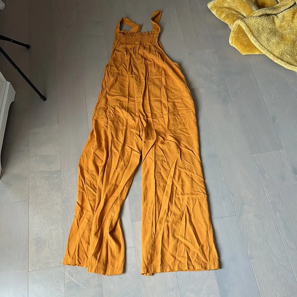 NWOT wild fable jumpsuit yellow size small never worn - Image 3