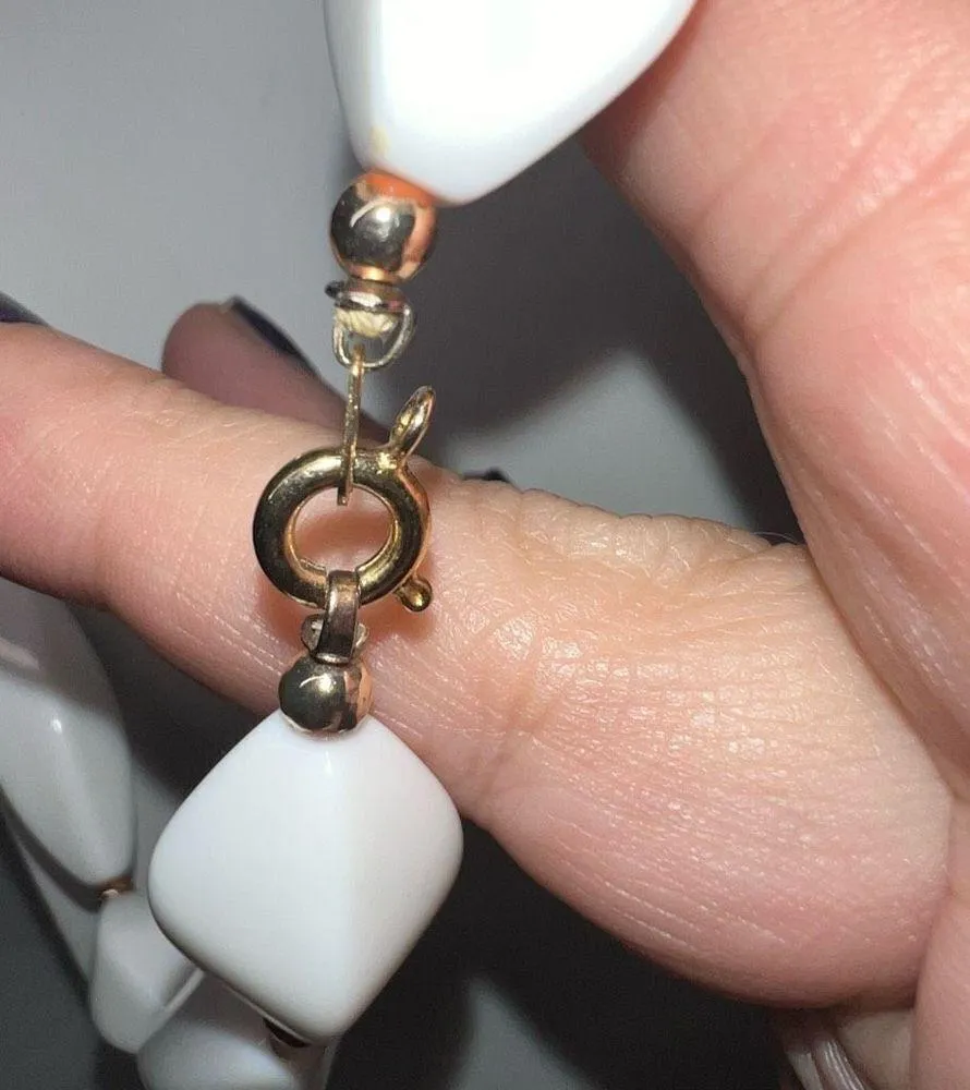 Vintage Mid century modern White Plastic Faceted Bead Necklace - Image 4