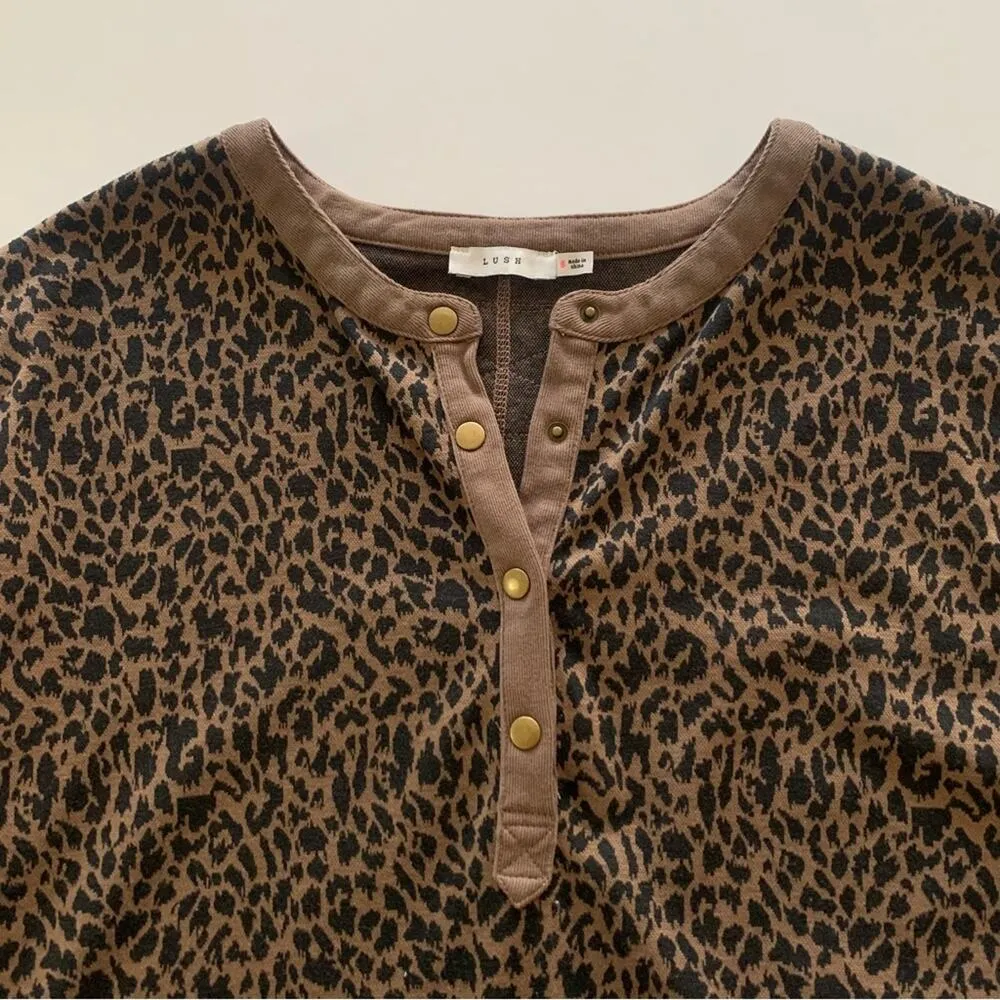 Lush Leopard Print Curved Hem Oversized 3/4 Length Sleeve Shirt Small - Image 2