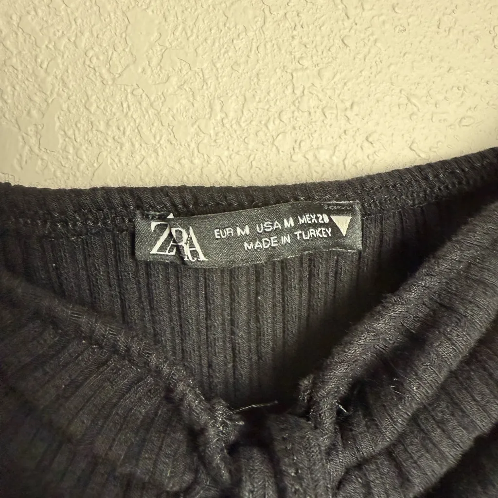 Zara Women Size Medium‎ Black Crop Knit puffy sleeves Shirt - Image 2