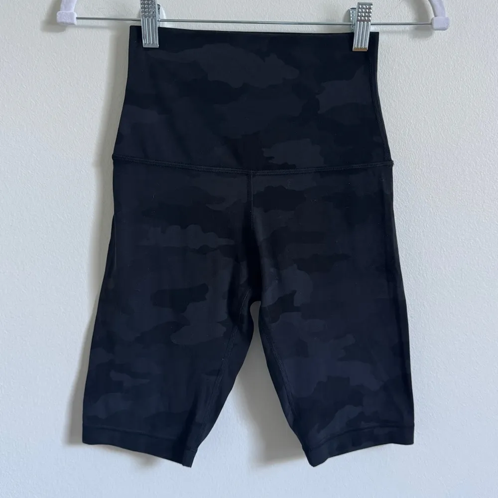 Lululemon Align Shorts Size 4 Black Gray Camo 10” - Image 2