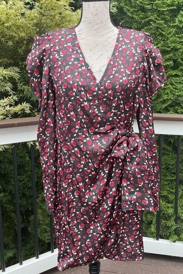 SOMETHING Navy Revolve Women Satin Black Red Floral Wrap Dress Sz M - Image 1