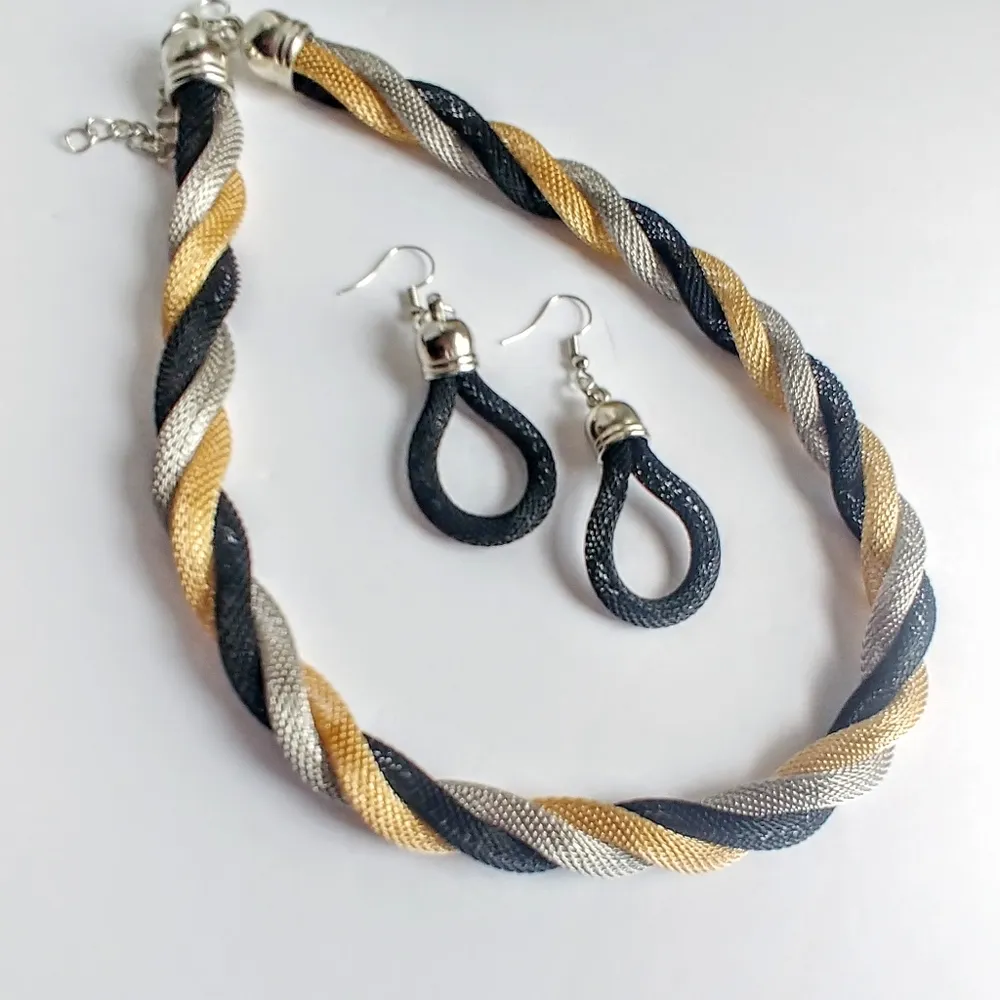 Tri Color Twisted Mesh Necklace Set Gold - Image 5