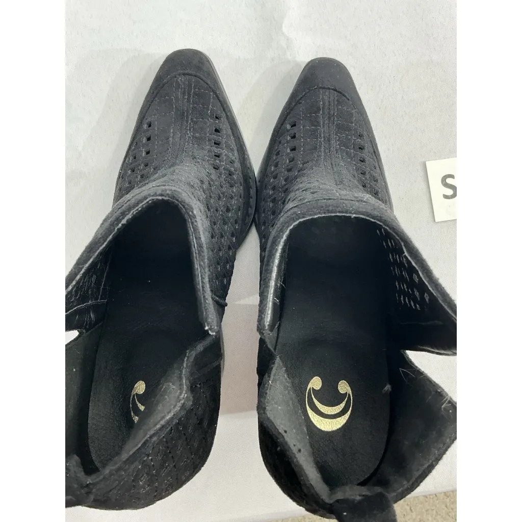 Womans C Alexis Booties Black Pointed Toe Slip On Side Slits Block Heel NWOT 9 - Image 6