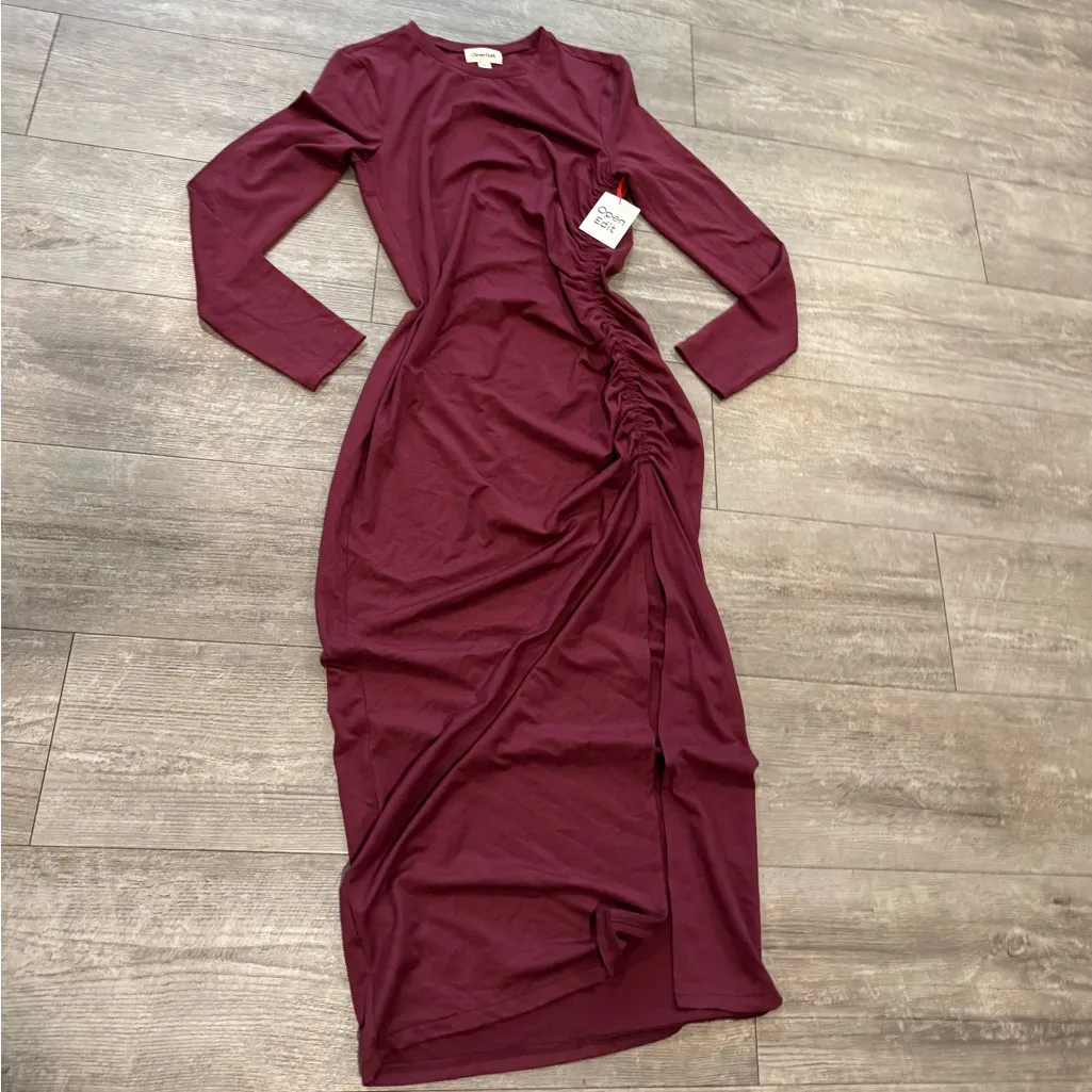 Elegant Burgundy Long Sleeve Dress - Image 7