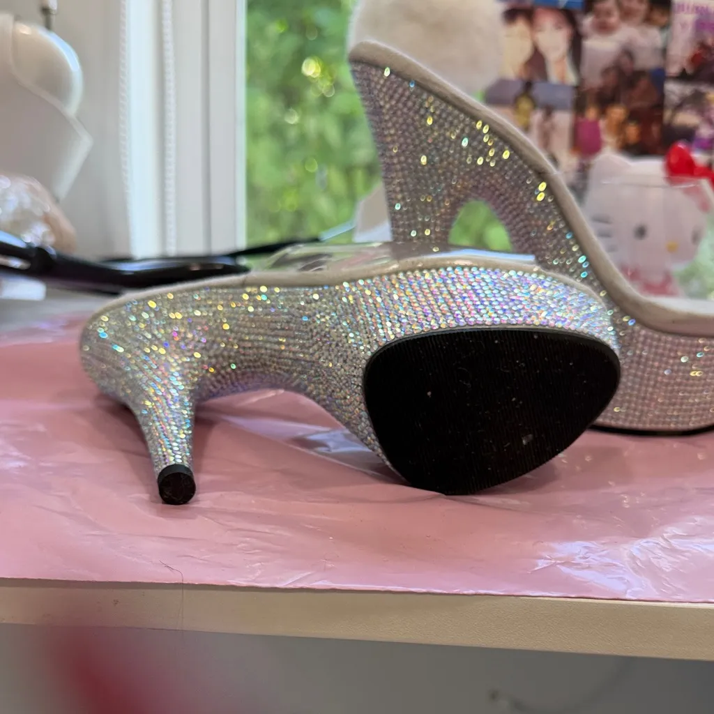 Dazzling Crystal Platform Heels Silver Size 6.5 - Image 2