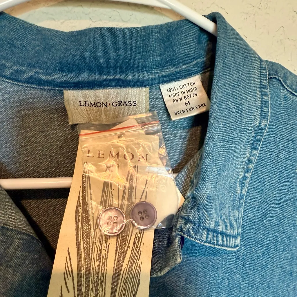 LEMON GRASS Vintage Women Shirt Retro Denim Button Down with Red Accents M Blue Size M - Image 3